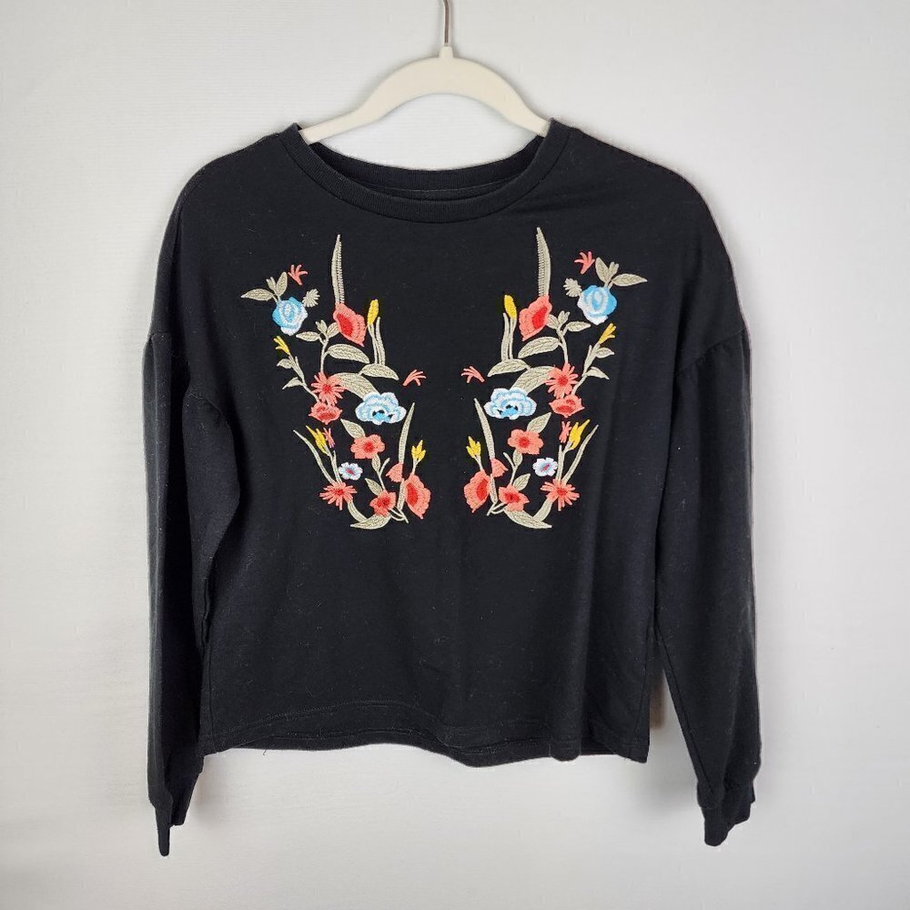 Amazon‎ Floral Embroidered Sweatshirt XS